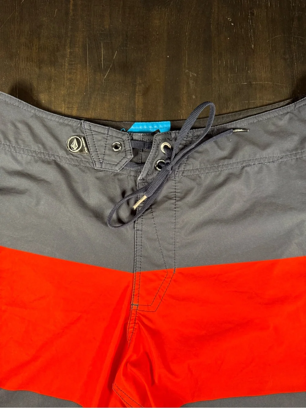 Vintage Volcom Men’s Gray & Red Swim Trunks Size 31